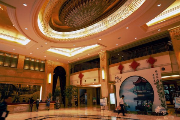 成都夜幕下的养生休闲：古都风情养生攻略(成都古风spa)